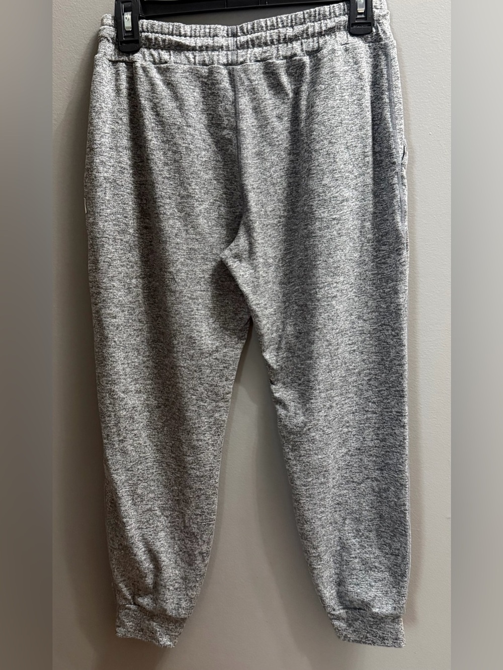 Women’s Vuori Heathered  Gray Joggers with Drawstring - Picture 4 of 4